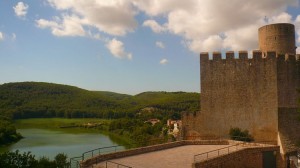 Castell de Castellet i envassament de Foix